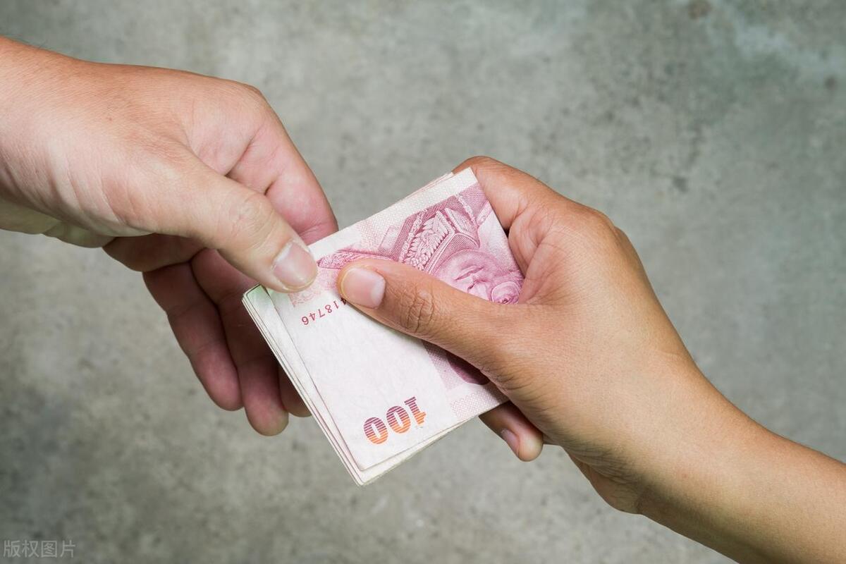 美甲店女老板被已婚男狂砍57刀身亡,女方爸爸:我出60万砍他