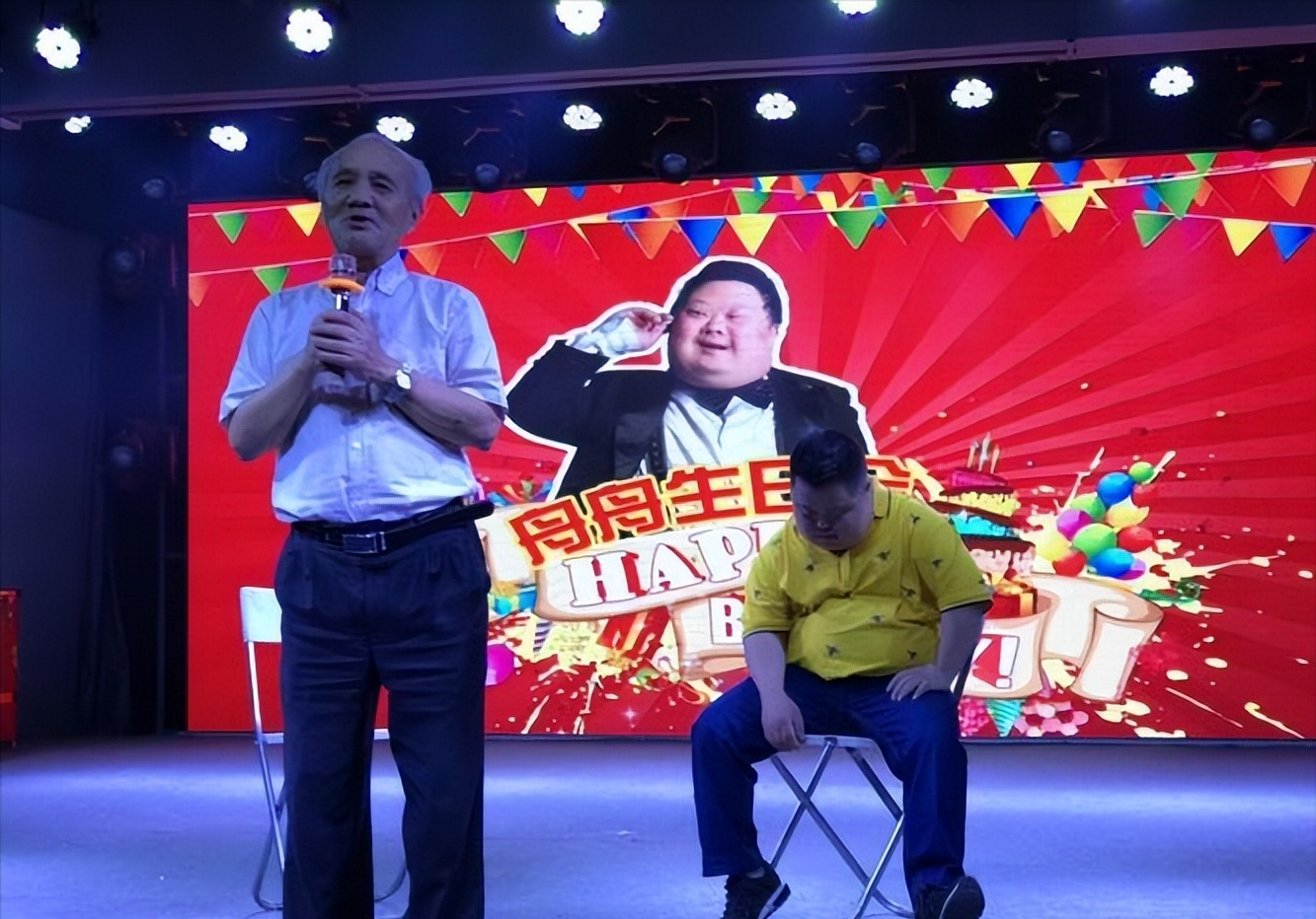 舟舟|一生仅有三岁智力,却被称为天才登上春晚,如今过上了怎样的生活