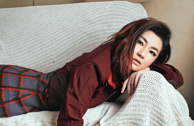 俞灏明|13年前，俞灏明在火灾中让出唯一担架，任家萱为何从未感谢他？