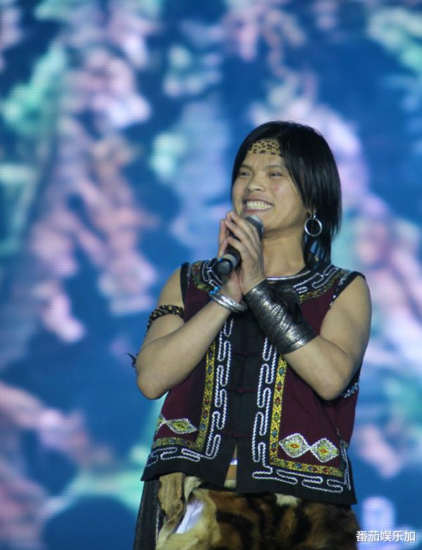 这次,内娱顶级大瓜,在央视《星光大道》冠军是黑社会头目上曝光