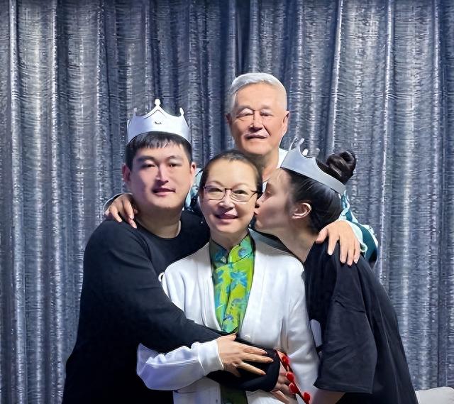 赵本山儿子:你们算哪根葱,我家钱十辈子花不完,利息都比你们多