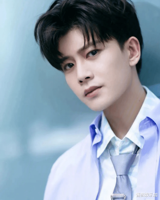 知名演员任嘉伦出轨女网红，住138元酒店，更多不良细节被爆