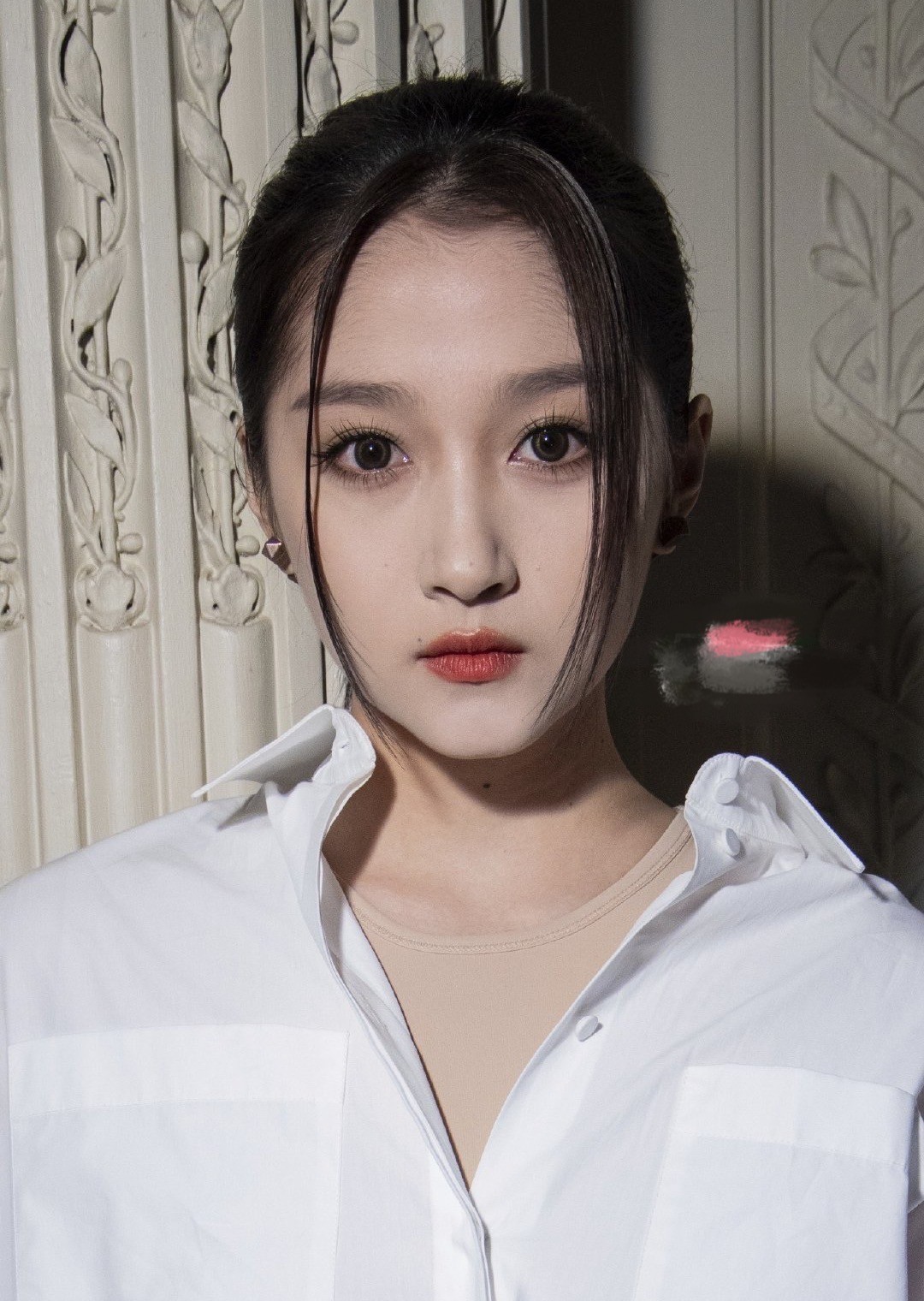 被巴黎的江疏影惊艳到了,好身材遮不住,一双“漫画腿”太吸睛