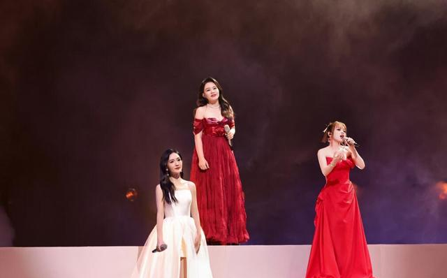 《乘风》已经锁组的姐姐,5人跟对了人,3人跟错了人