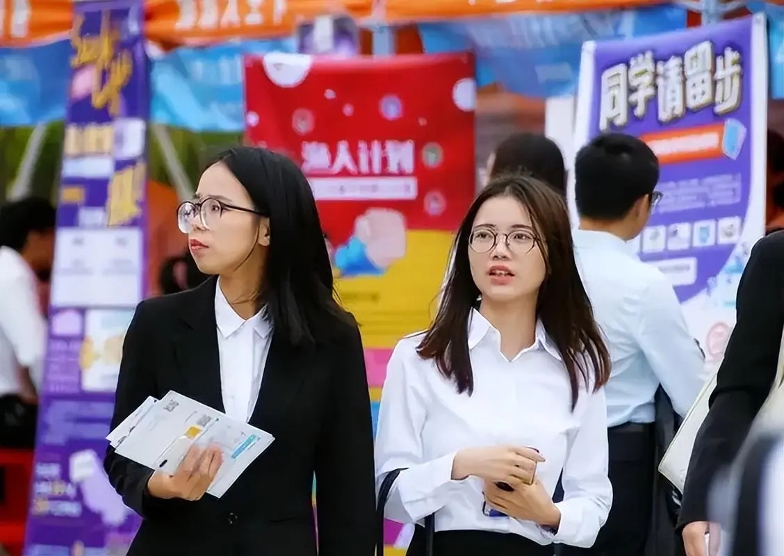 专升本|央企招聘有新标准,二本以下和专升本都不考虑,网友:早该如此