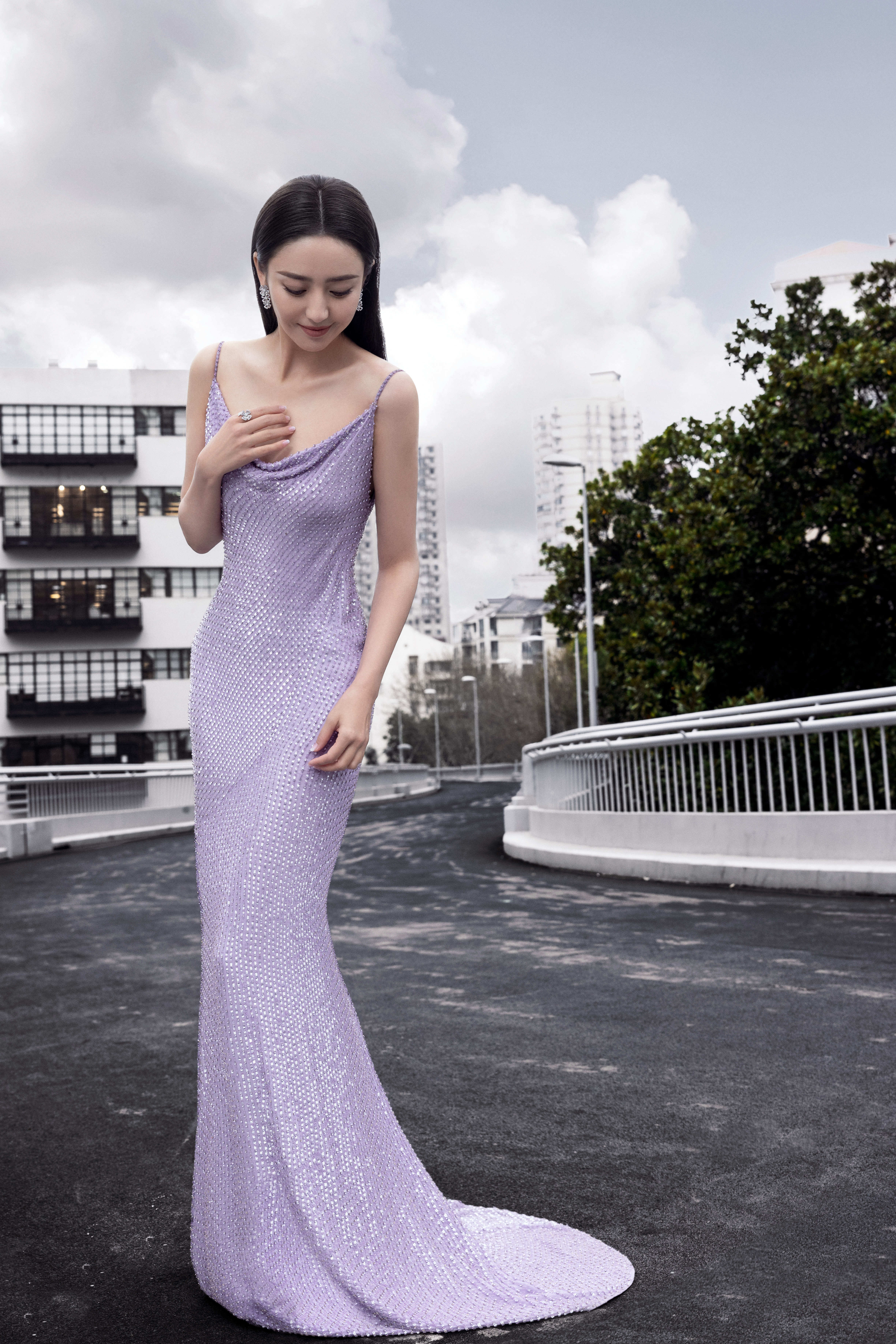 宋轶|微博之夜造型曝光：佟丽娅女神，宋轶抢眼，周笔畅真敢穿