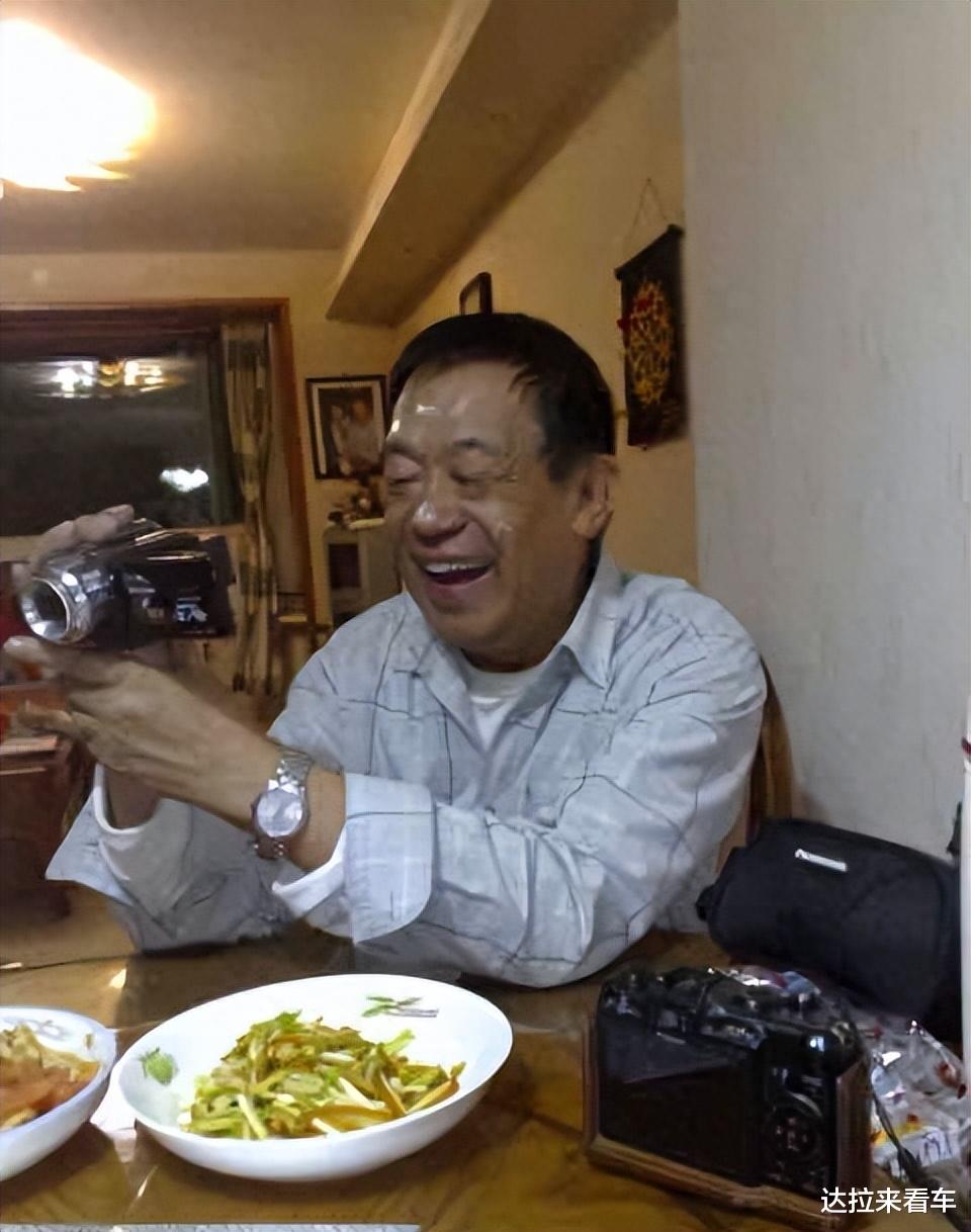 国家一级演员高明:结婚52年零绯闻,儿子很面熟你却叫不出名字?