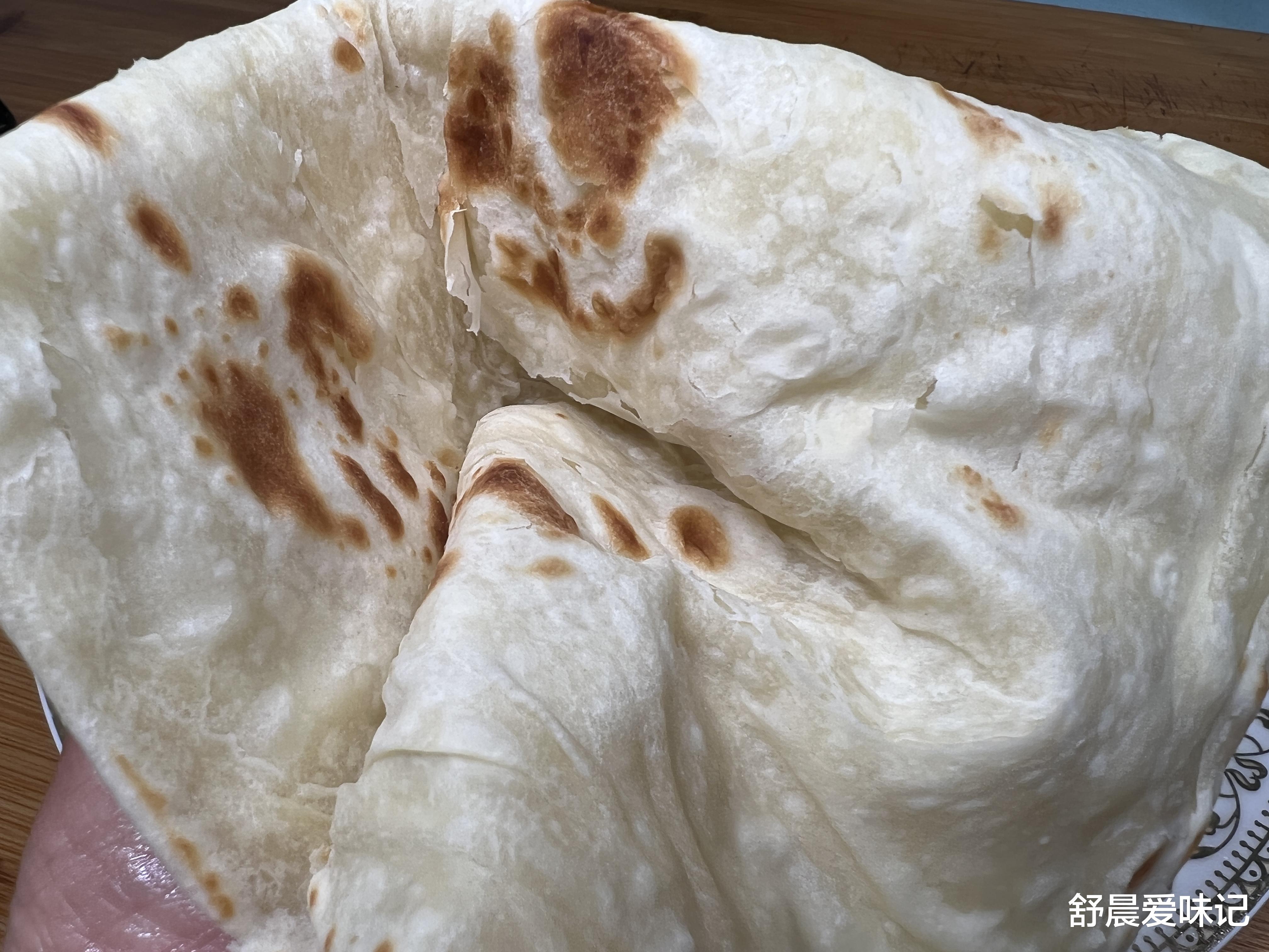 面粉|面粉中加食盐和鸡蛋，可以做薄饼，吃起来劲道有嚼劲，2分钟出锅