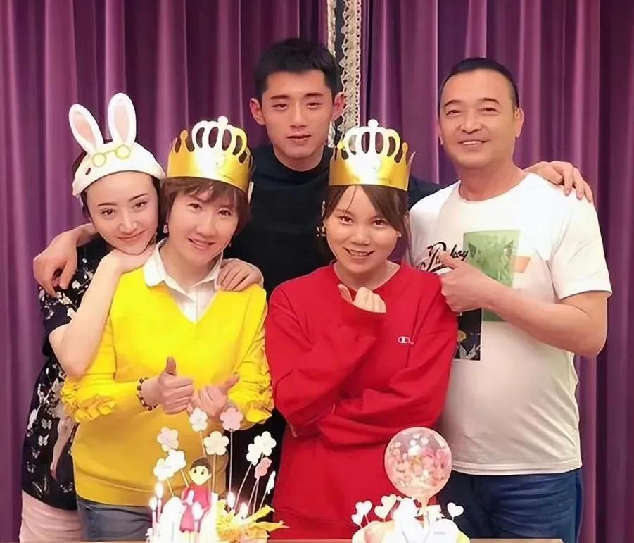 杨幂|景甜张继科风波牵出杨幂大瓜，原来她跟刘恺威只是一场丑陋的交易