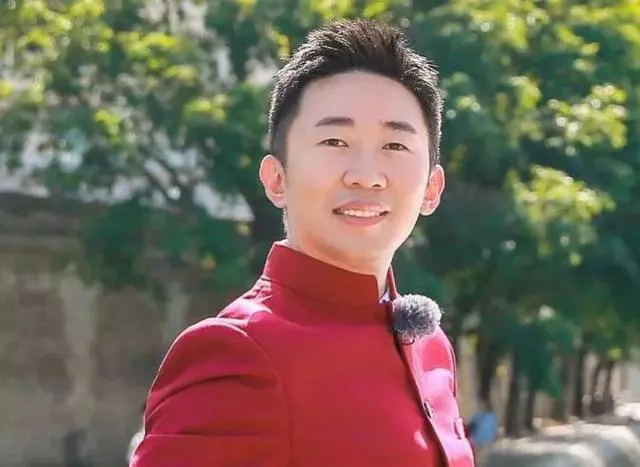 杨迪|杨迪塌房一阵子,吴彤白干一辈子