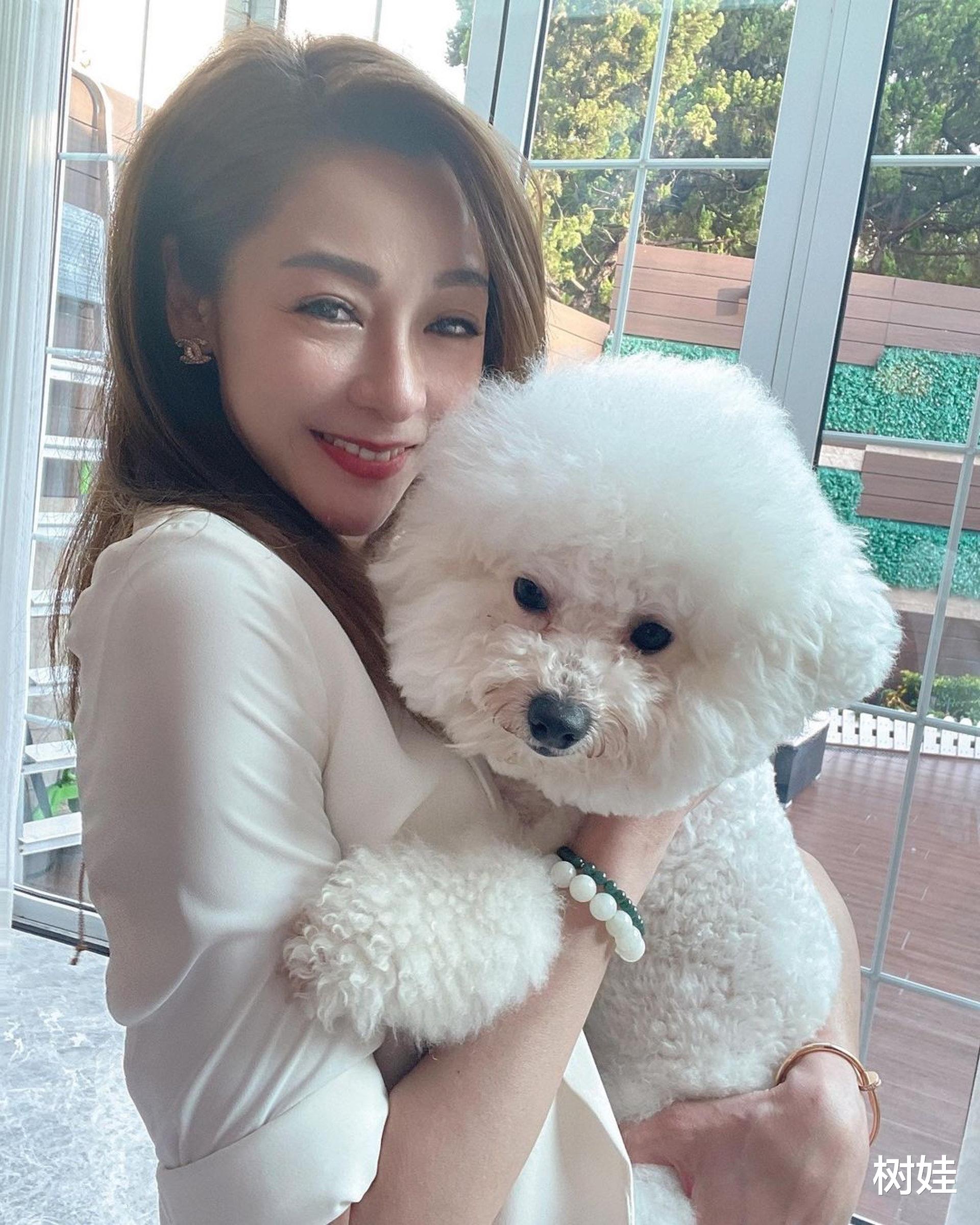 42岁港姐被赠言三年内嫁入豪门，自称姻缘不完美，曾几度豪门梦碎