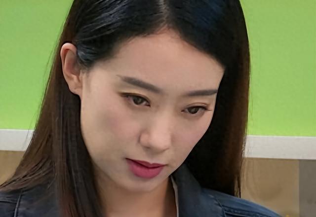 从爆红到“打回原形”，张颂文只用了半年，终是步了张小斐的后尘