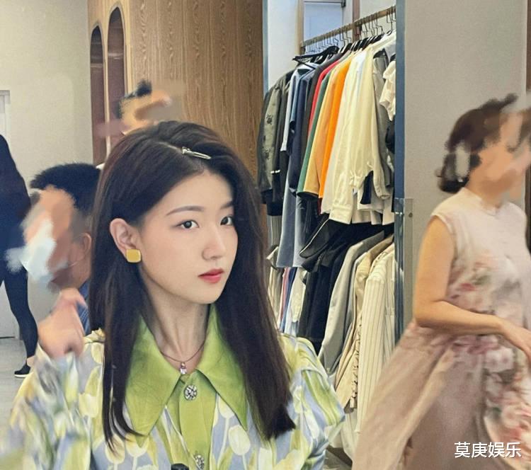 25岁孟羽童清华大学演讲，年赚400万已创办公司，变网红脸疑微调