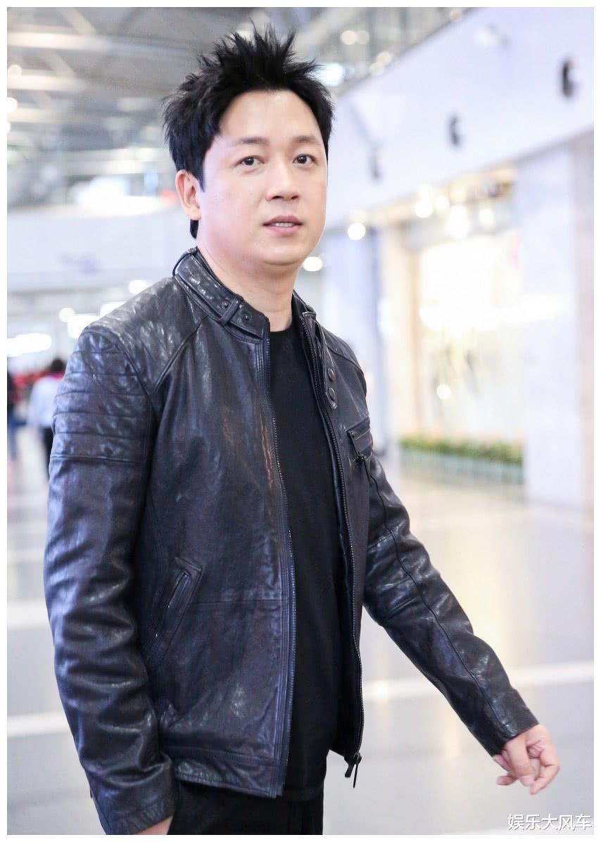 潘粤明|《白夜追凶2》路透首曝光,潘粤明黑衣造型难掩发福,状态引担忧