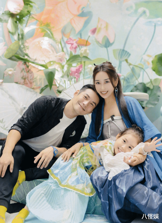 严屹宽5岁女儿国外险走丢，杜若溪情绪崩溃，抱着女儿泪流不止