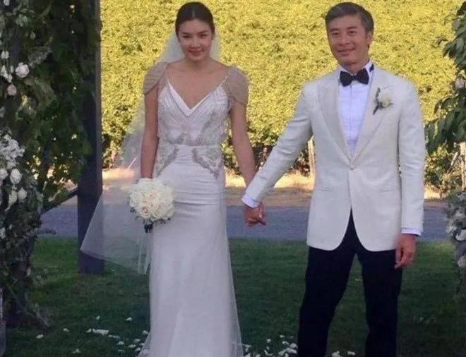 乐基儿|乐基儿自揭婚变不足2个月，与老公合体带娃被拍，感情状况成谜