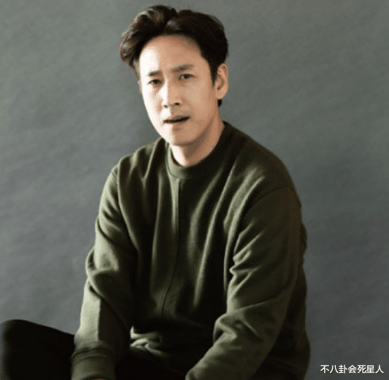 自毁前程！48岁影帝承认吸毒，被毒品供货人威胁，勒索三亿巨款