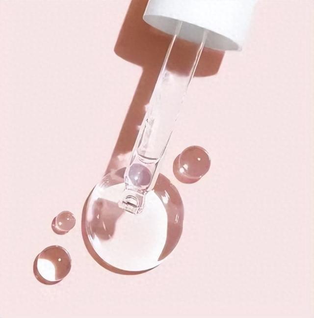 热门的面霜推荐：有效美白补水提亮肤色，增强皮肤自身的保水能力