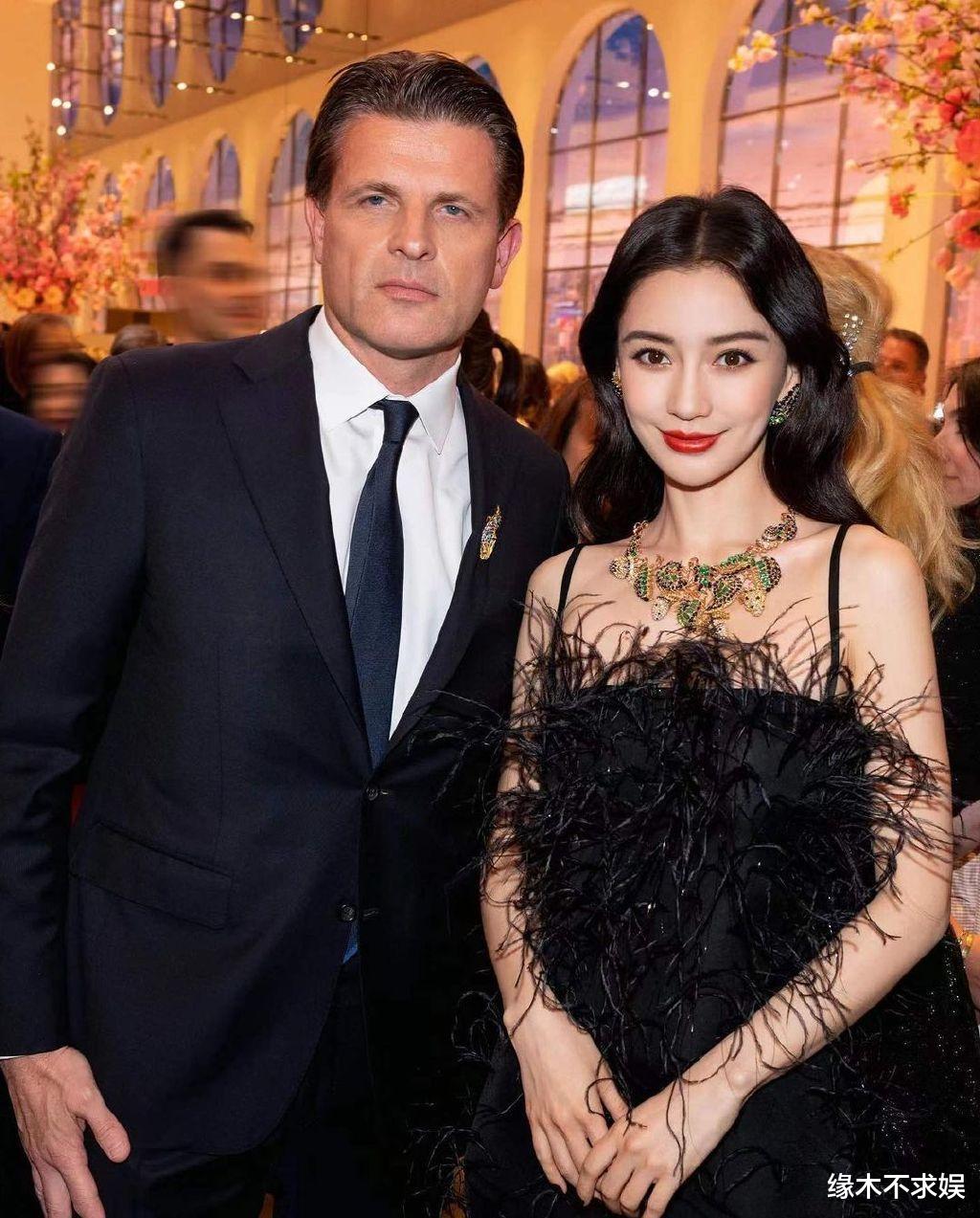 Angelababy|baby和高层互动，交头接耳举止暧昧，谄媚形象和荧屏前相差甚远！