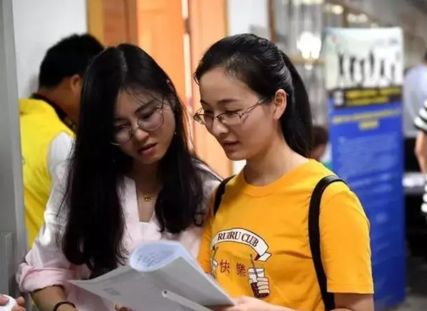 本科生|本科生就业不如专科生,国企尤甚,网友:先把“关系户”踢了再说