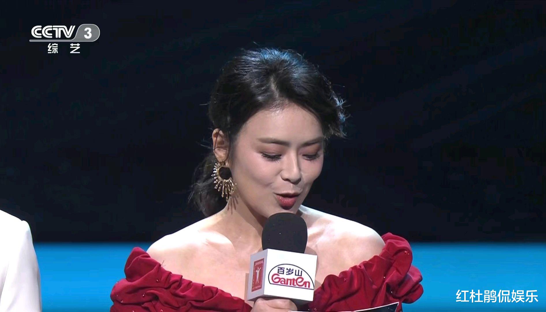 应采儿|上影节开幕式主持,陈辰英文流畅注重细节,气场不输央视门面蓝羽