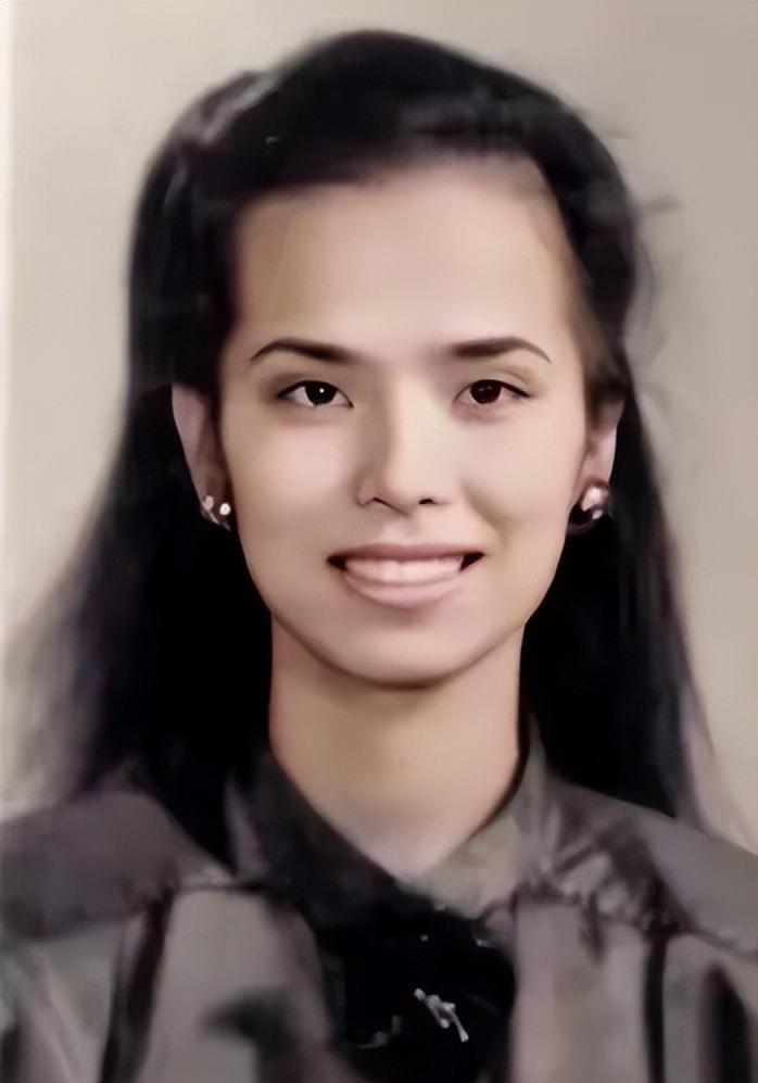 韦唯|60岁韦唯：家暴前夫已去世，和3个混血儿子住纽约豪宅，生活超幸福！