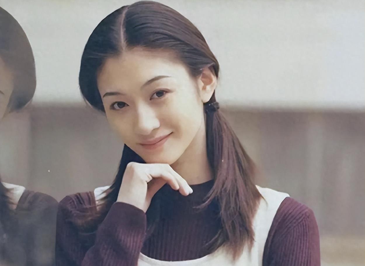 囚禁李小冉4年,让殷桃穿定制内衣,孙东海到底祸害了多少女星?