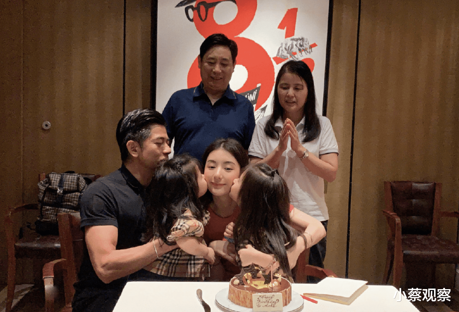 郭富城|方媛春节晒全家福,57岁郭富城头发乌黑,俩女儿一个像爸一个像妈