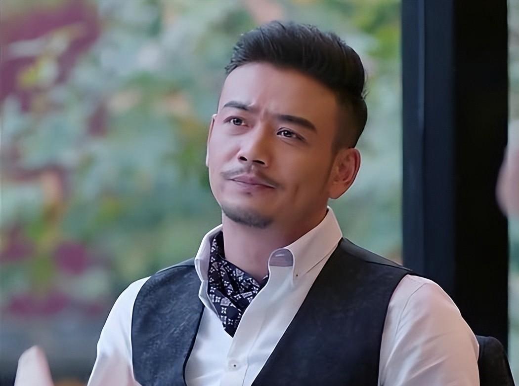 在娱乐圈昙花一现的10位明星,以前是男神女神,如今“无人问津”