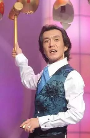 李咏|李咏妻子深夜发文公布喜讯，网友：恭喜