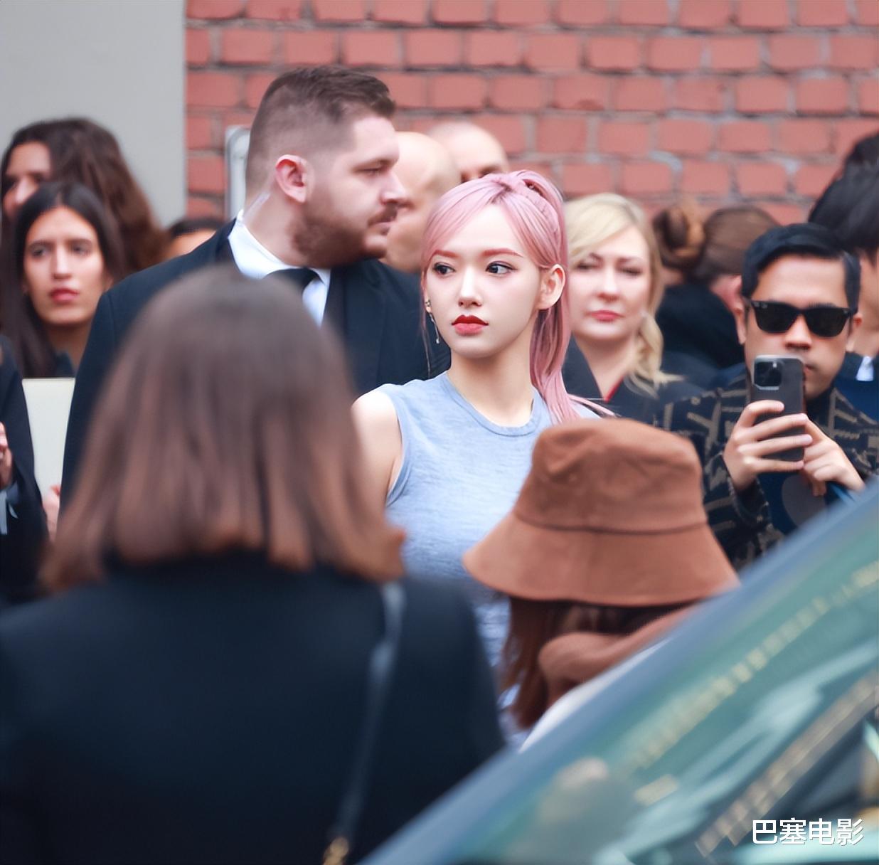 肖战|时装周明星全露怯：刘诗诗掉眼睫毛，刘涛似暴发户，肖战像包工头