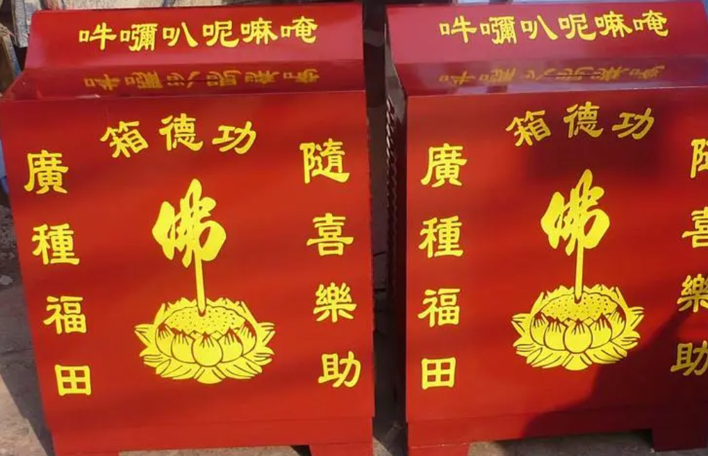 五台山出现大量美貌“尼姑”浓妆艳抹寻欢作乐，为何如此放肆？