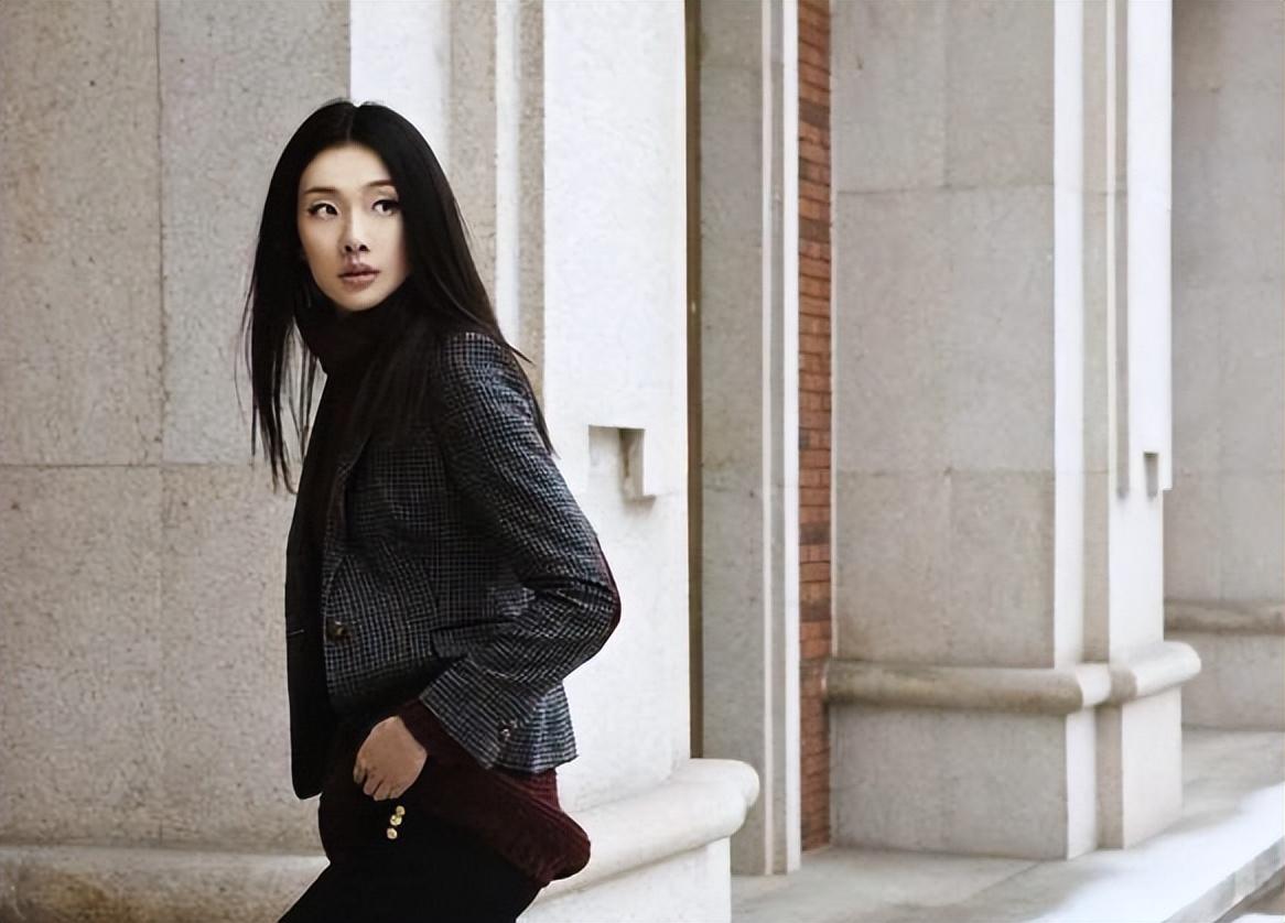 倪景阳|身高182倪景阳嫁165的谢晖,39岁生子,裴佩老师婚后边演戏边顾家