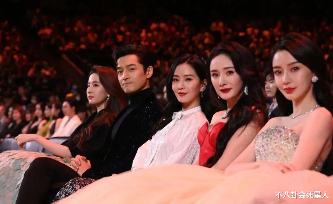 内娱这一夜,在37岁的杨幂身上看到了娱乐圈的人情世故