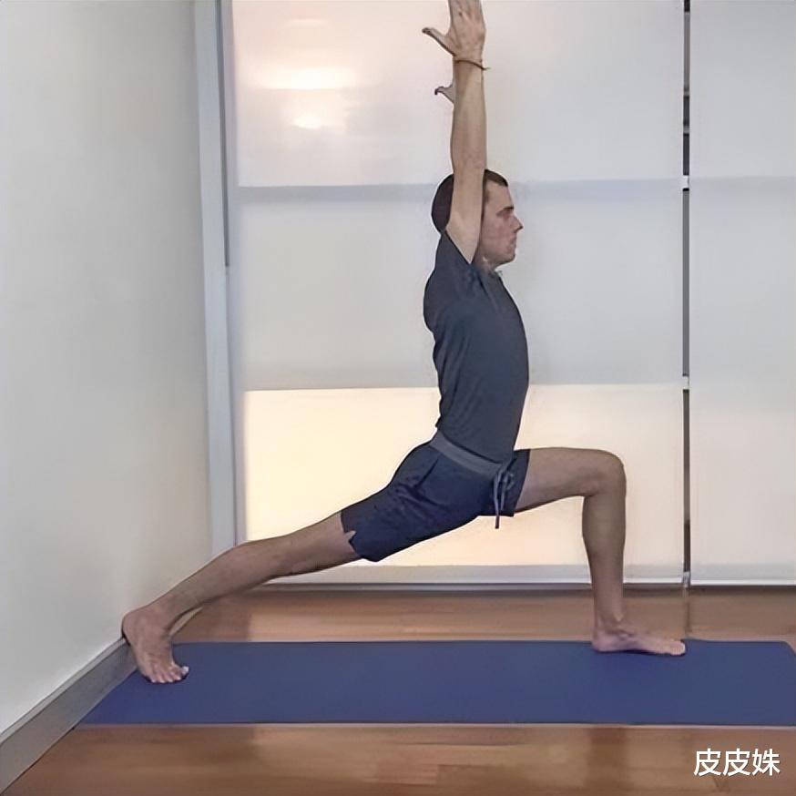 每天五分钟，让臀部饱满性感：瑜伽动作中加强臀部肌肉耐力的练习