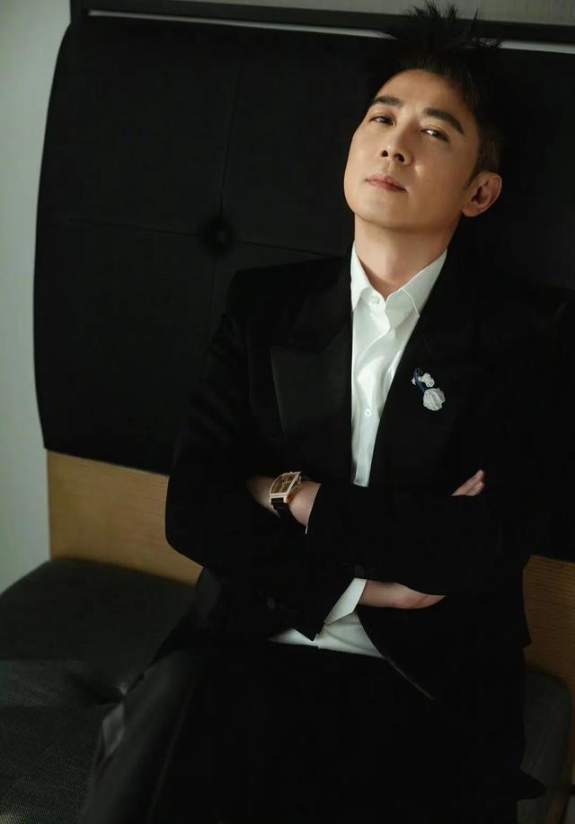 保剑锋:娶大6岁何珈好,婚后生一子,取名保满意