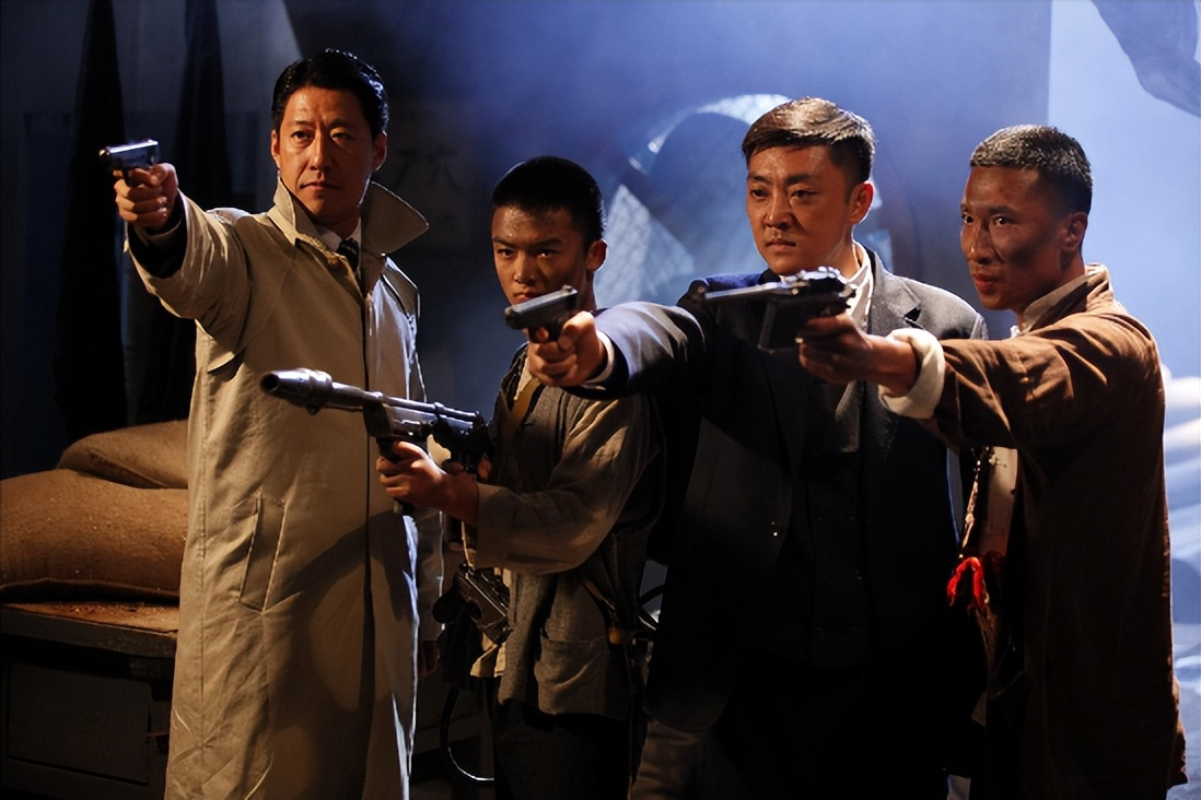 收手吧于震！别再羞辱观众智商了，48岁演剧版长津湖雷人又无脑