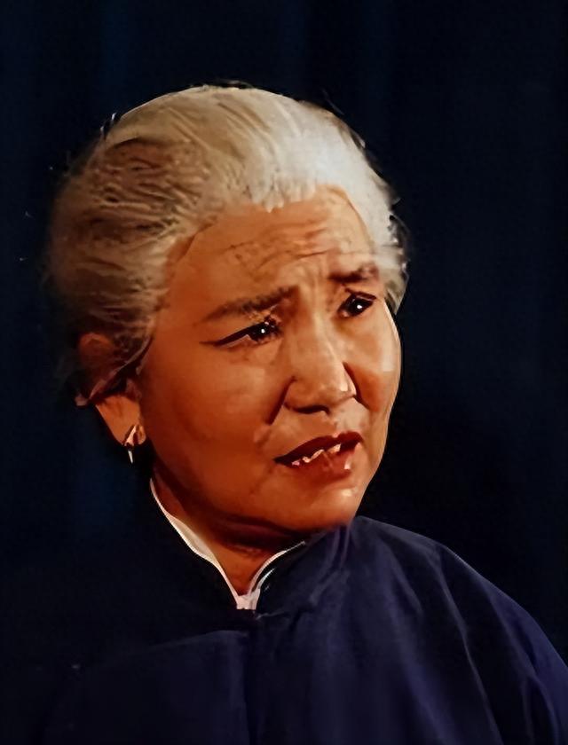 一句台词识破潜伏间谍，去世23年的赵丽蓉，仍被多家官媒发文缅怀