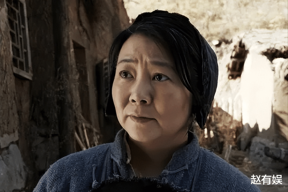 萨日娜:结婚33年只生孩子不做饭,帅气演员丈夫把她宠成宝