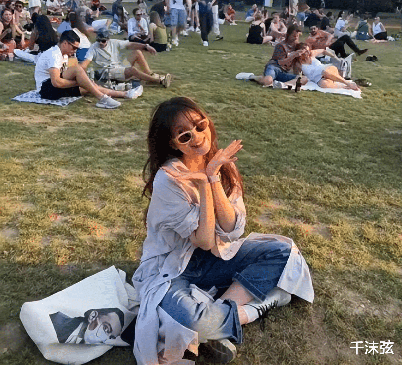 王宝强|陈思诚带女友巴黎游,小21岁阮巨噘嘴索吻,蜜旅1个月同居试婚