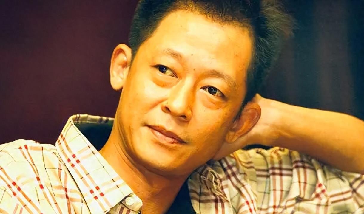 初恋陆毅，痴爱王志文，富豪老公入狱去世后，她竟拿130亿笑活下去