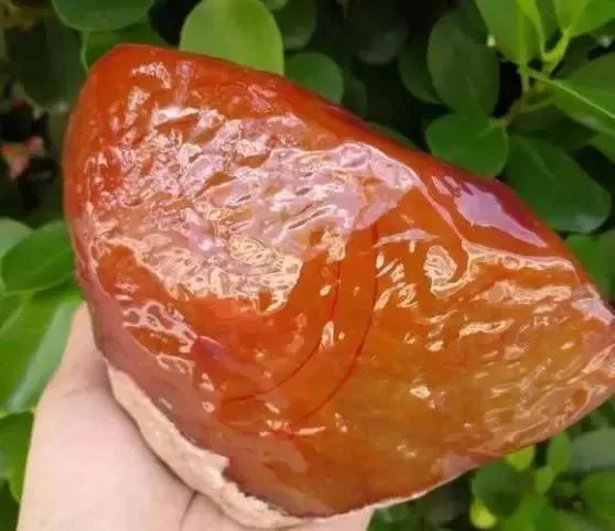 一眼就相中的翡翠料子,满肉,成品如何!