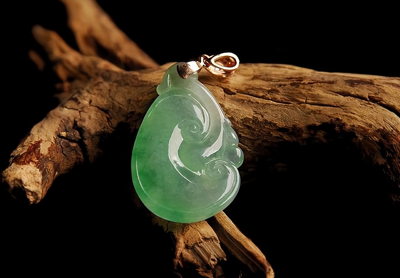 老物件|最让行内人头疼的一种玉石，八三玉