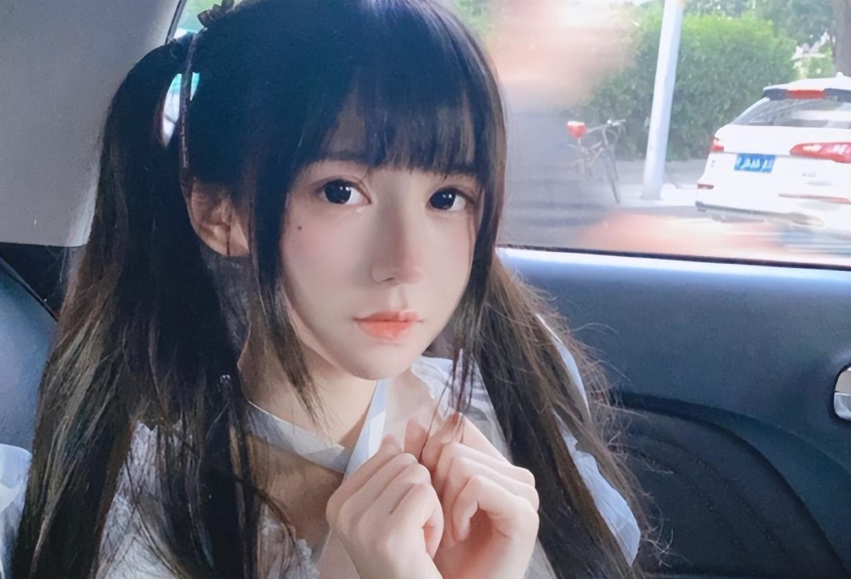 商场|蔡萝莉住5位数酒店,还顺走一大袋物品,穿睡衣逛商场被嘲不自爱