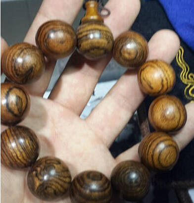 那些在文玩市场里的地摊货