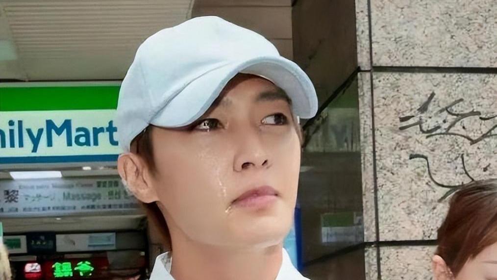 炎亚纶风波持续升级，前男友控诉他暧昧对象多，大部分是年轻弟弟