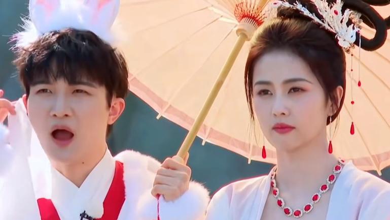 《跑男》被爆永久停播，对周深白鹿伤害不大，baby李晨倒是犯难了