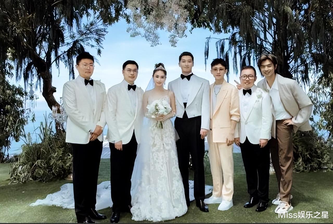 “花花公子”潘玮柏彻底收心，为宣云补办婚礼，每月给10万零花钱