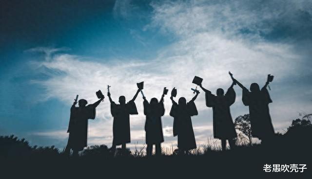 同样是本科毕业，为啥有的人能轻松找到月薪2万的工作？