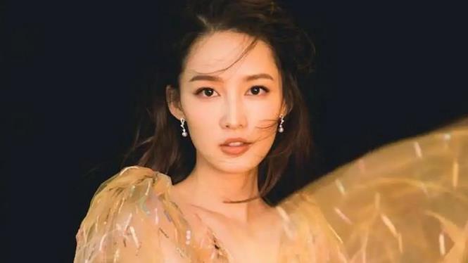 生图|15位女星生图曝光!痘坑脸、肤色暗沉,明星滤镜碎了一地